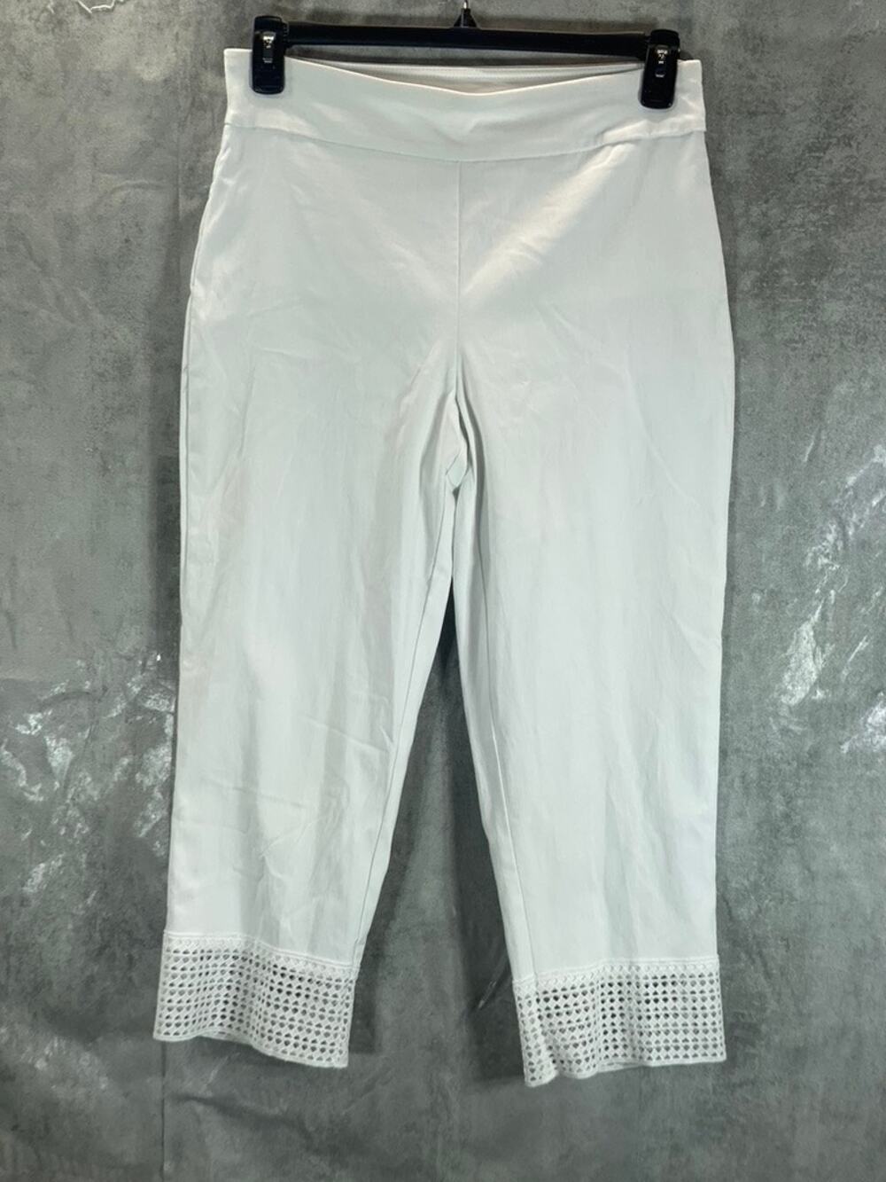 JM COLLECTION Women's Bright White Tummy-Control Crochet-Hem Capri Pants SZ M